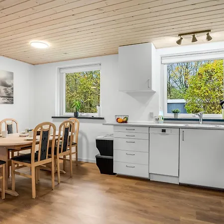 Feriehus Cozy With A Wilderness Bath And Covered Terrace