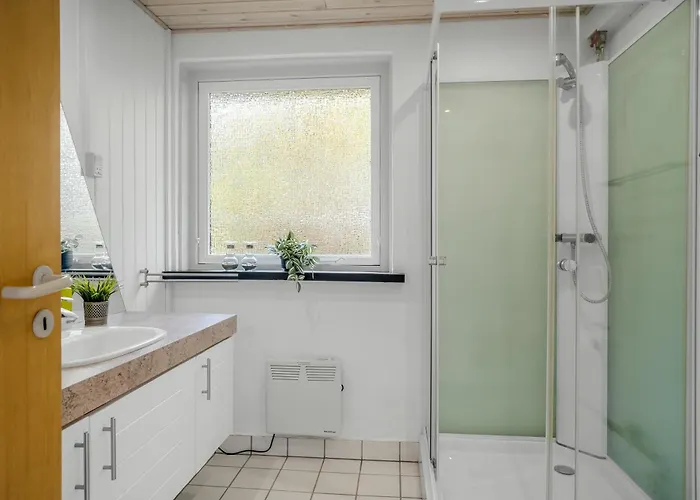 Cozy With A Wilderness Bath And Covered Terrace Sindrup