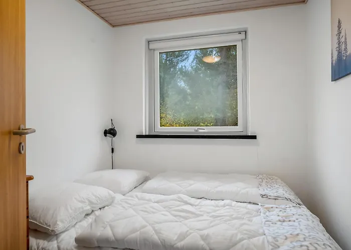 Cozy With A Wilderness Bath And Covered Terrace * Sindrup